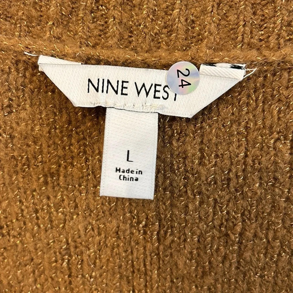 Nine West Women’s (L) Camel Color Metallic Soft V Neck Pullover Tunic Sweater - Picture 4 of 8